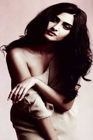 Hot Sonam Kapoor