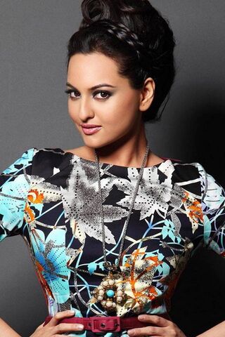 Fashion Forward: The Vibrant Style of Sonakshi Sinha 🌟