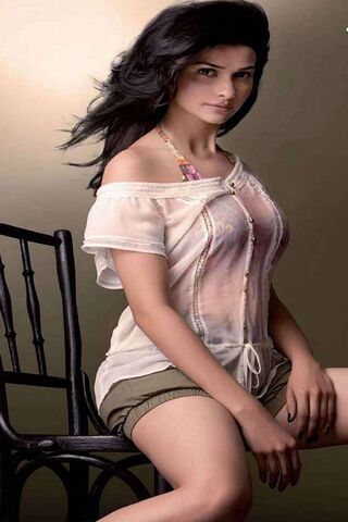 Elegance in Simplicity: Prachi Desai's Chic Style