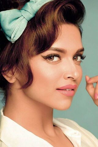Elegance Personified: A Glimpse of Glamour