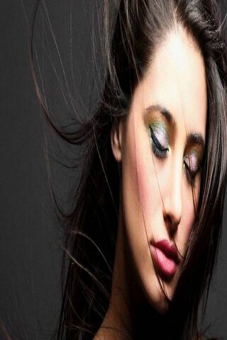 Elegance in Motion: The Allure of Nargis Fakhri