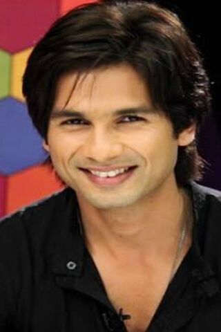 Shahid Kapoor: The Charismatic Star 🌟