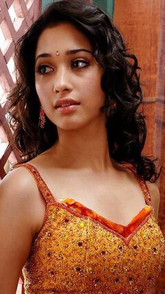 Hot Tamanna Wallpaper - Download to your mobile from PHONEKY