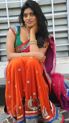 ActressHDWallpapers: Soumya In Blue Jeans Hot Photo Still