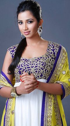 shreya ghoshal hot in saree