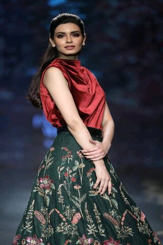 Elegance in Bloom: Diana Penty's Stunning Fashion Moment 🌸✨