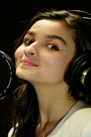 Alia Bhatt: The Voice Behind the Magic 🎤✨