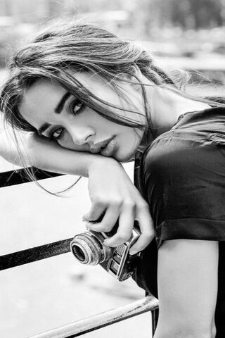 Capturing Moments: A Timeless Gaze 📸✨