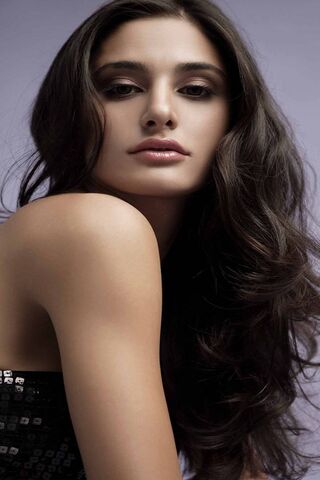 Captivating Elegance: The Allure of Nargis Fakhri