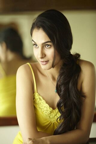 Radiant Elegance: Andrea Jeremiah 🌟