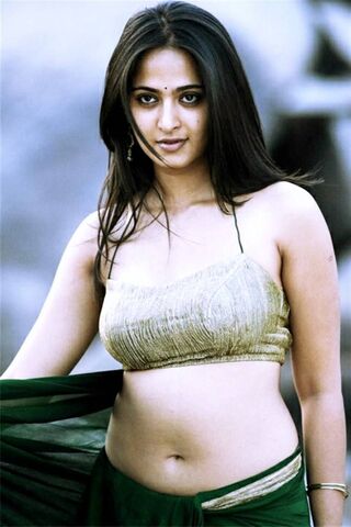 Elegance in Green: A Timeless Charm 🌿✨