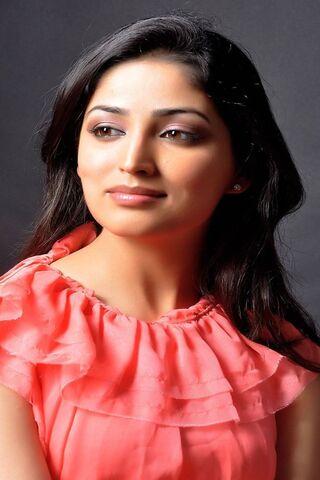 Radiant Elegance: The Charm of Yami Gautam ✨