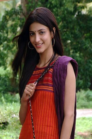 Radiant Charm: The Essence of Shruti Haasan