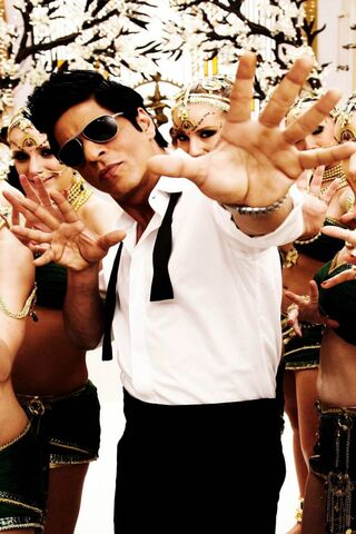 The King of Bollywood: Shahrukh Khan in Action! 🎬✨