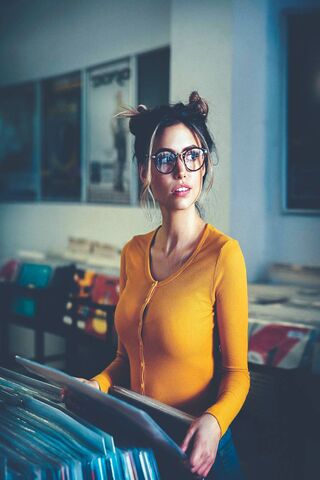 Melodies of Mervedhe: A Vinyl Adventure 🎶