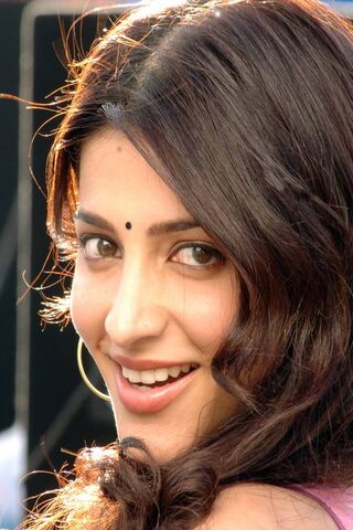 Captivating Charm: The Allure of Shruti Haasan