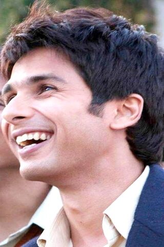 Shahid Kapoor: The Charismatic Star 🌟