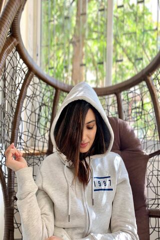 Cozy Vibes in Casual Wear 🌟