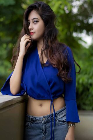 Elegance in Blue: A Bengali Muse 🌿💙