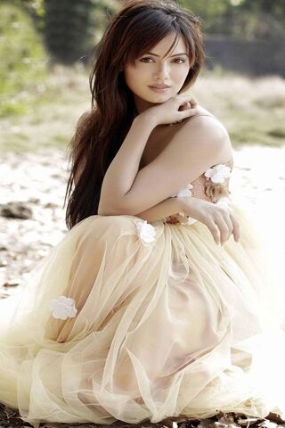 Enchanting Elegance: A Moment in Nature 🌸✨