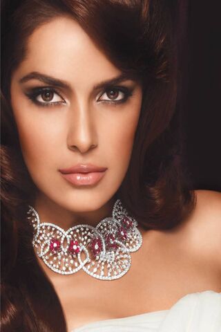 Elegance Personified: The Allure of Shazahn Padamsee