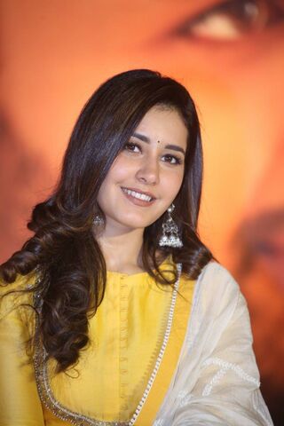 Radiant Charm: The Allure of Raasi Khanna ✨