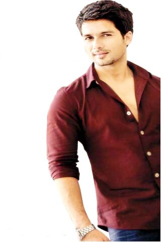 Shahid Kapoor: The Charismatic Star 🌟