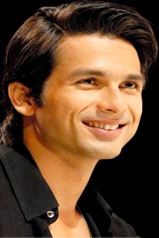 Shahid Kapoor: The Charismatic Star 🌟