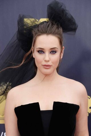 Elegance in Black: A Glamorous Moment