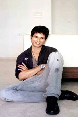 Shahid Kapoor: The Charismatic Star 🌟