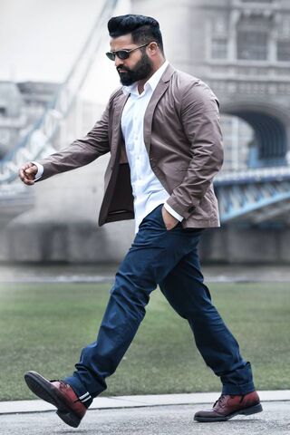 Jntr: The Stylish Stroll