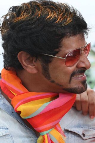 Vikram's Vibrant Charm in Rjapattai 🌟