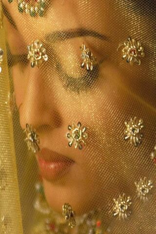 Elegance in Tradition: Aishwarya Rai Bachchan