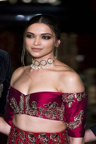 Radiant Elegance: The Allure of Pretty Deepika ✨