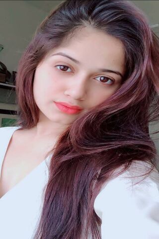 Radiant Beauty: The Charm of Jannat Zubair ✨