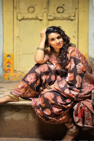 Chetana: Embracing Tradition with Grace 🌼