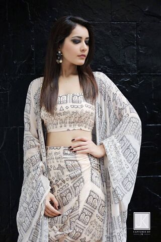 Elegance in Ethnic Wear: Raasi Khanna's Stunning Look