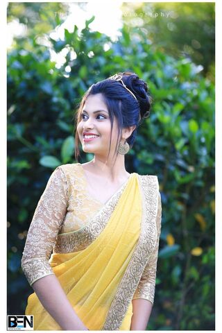 Emasha Hans: Radiance in Yellow 🌼✨