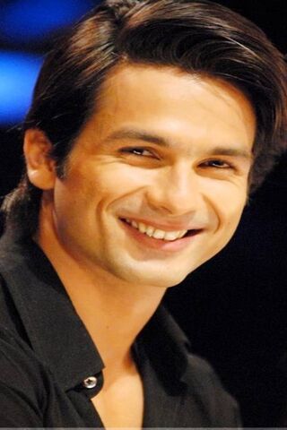 Shahid Kapoor: The Charismatic Star 🌟