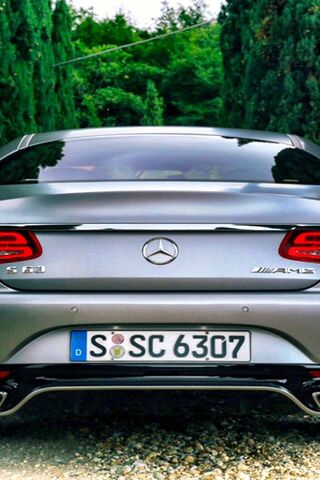 Power and Elegance: The S63 AMG Unleashed 🚗💨