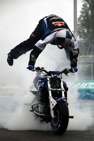 Gravity-Defying Bike Stunt: The Ultimate Burnout Show! 🚴 💨
