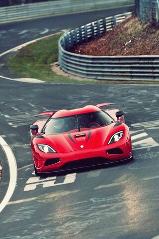 The Thrill of Speed: Porsche 918 Spyder in Action! 🚗💨
