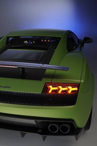 Lamborghini Gallardo: The Green Beast Unleashed! 🏎️💨