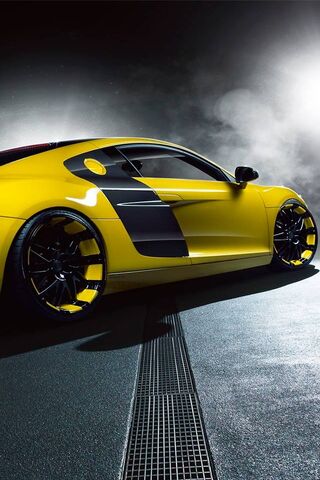 The Bold Beauty: Audi R..