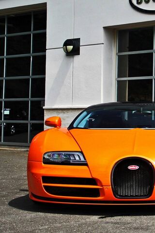 The Bold Beauty: Bugatti Veyron in Orange 🍊✨