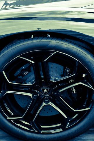 Lambo Tyre: The Power Behind the Performance 🚗💨