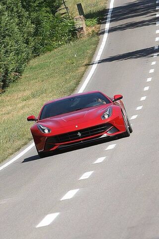 Ferrari F12: The Pinnacle of Italian Performance 🚗🇮🇹