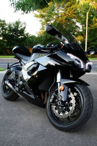 Kawasaki ZX-10R: The Ultimate Sportbike Experience 🏍️💨