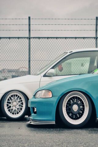 Honda Hatchback: A Stylish Duo on the Streets 🚗💨