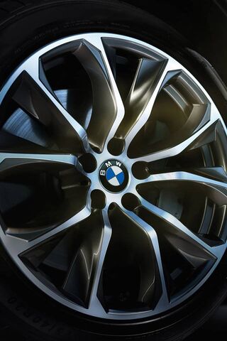 Sleek Elegance: The BMW Wheel